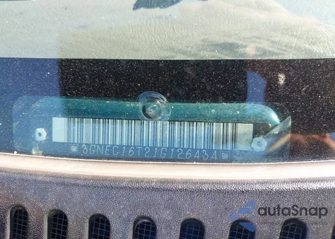 2001 Chevrolet Suburban 1500 Ls z USA, uszkodzony, nr VIN 3GNEC16T21G126434